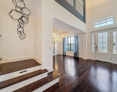 10701 Laurel Vista Way - Photo Thumbnail 19