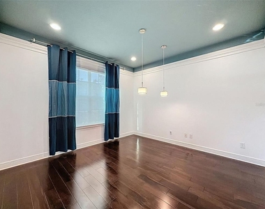 10701 Laurel Vista Way - Photo Thumbnail 11