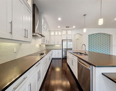 10701 Laurel Vista Way - Photo Thumbnail 29