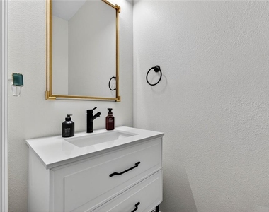8128 Muddy Pines Place - Photo Thumbnail 17