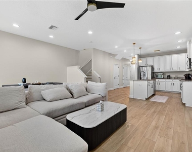 8128 Muddy Pines Place - Photo Thumbnail 5