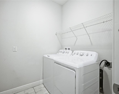 2411 W Fig Street - Photo Thumbnail 16