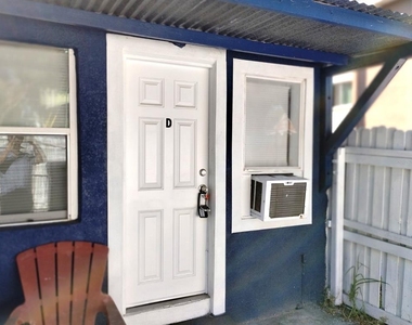 418 E Amelia Avenue - Photo Thumbnail 1