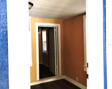418 E Amelia Avenue - Photo Thumbnail 3