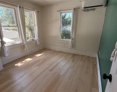 905 Jones Street - Photo Thumbnail 17