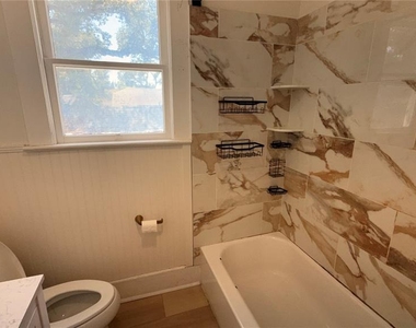 905 Jones Street - Photo Thumbnail 13