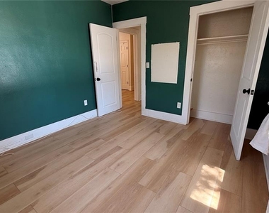 905 Jones Street - Photo Thumbnail 16
