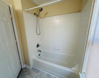18557 Bridle Club Drive - Photo Thumbnail 28