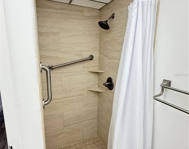 101 Cambridge Trail - Photo Thumbnail 15