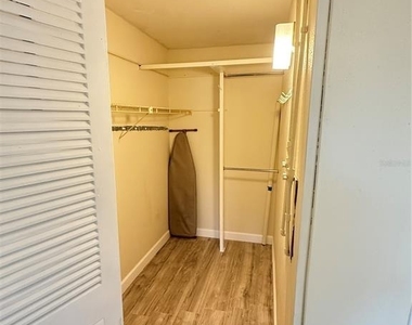 101 Cambridge Trail - Photo Thumbnail 17