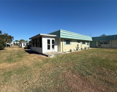 101 Cambridge Trail - Photo Thumbnail 3