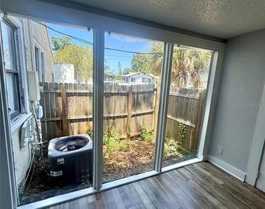 1900 19th Street S - Photo Thumbnail 7