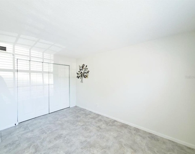 5111 Coquina Key Drive Se - Photo Thumbnail 16