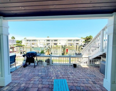 5111 Coquina Key Drive Se - Photo Thumbnail 17