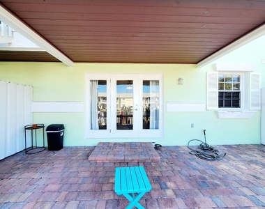 5111 Coquina Key Drive Se - Photo Thumbnail 19