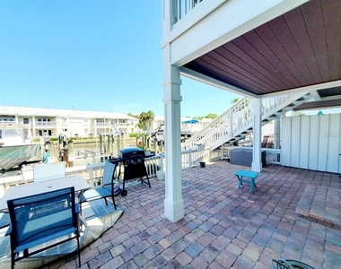 5111 Coquina Key Drive Se - Photo Thumbnail 22
