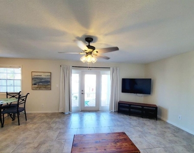 5111 Coquina Key Drive Se - Photo Thumbnail 3