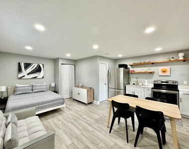 1803 E Frierson Avenue - Photo Thumbnail 6