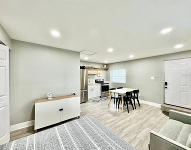 1803 E Frierson Avenue - Photo Thumbnail 8