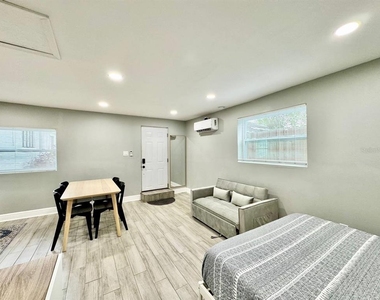 1803 E Frierson Avenue - Photo Thumbnail 9