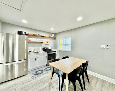 1803 E Frierson Avenue - Photo Thumbnail 10