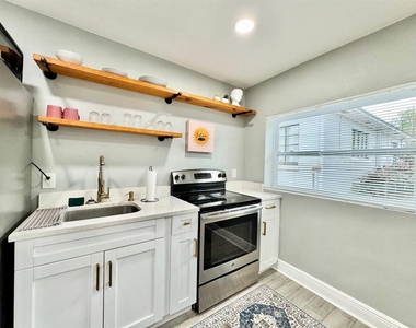 1803 E Frierson Avenue - Photo Thumbnail 13