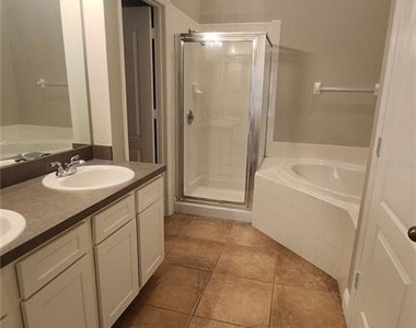 12507 Midpointe Drive - Photo Thumbnail 5