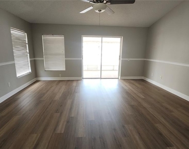 12507 Midpointe Drive - Photo Thumbnail 9