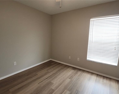 12507 Midpointe Drive - Photo Thumbnail 12