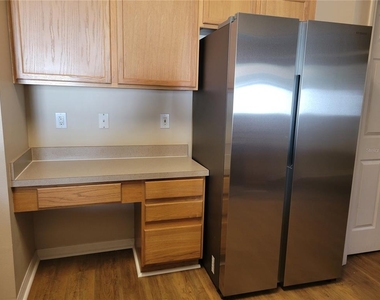 1125 Lumsden Pointe Boulevard - Photo Thumbnail 3