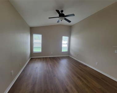 1125 Lumsden Pointe Boulevard - Photo Thumbnail 9