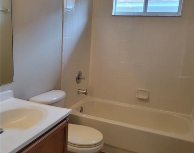 1125 Lumsden Pointe Boulevard - Photo Thumbnail 8