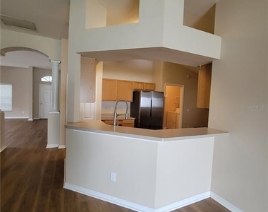 1125 Lumsden Pointe Boulevard - Photo Thumbnail 4