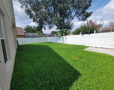 1125 Lumsden Pointe Boulevard - Photo Thumbnail 10