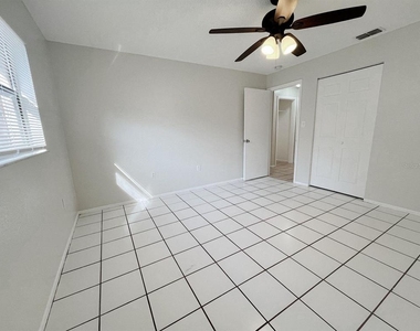 5723 Silver Spur Drive - Photo Thumbnail 10