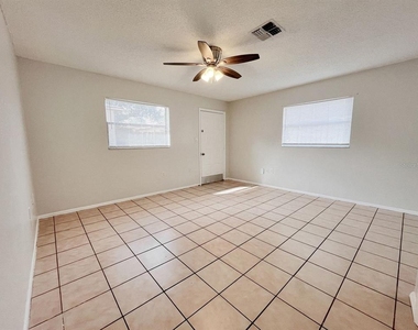 5723 Silver Spur Drive - Photo Thumbnail 9