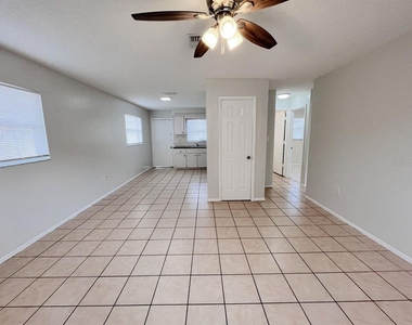 5723 Silver Spur Drive - Photo Thumbnail 4