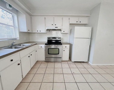 5723 Silver Spur Drive - Photo Thumbnail 5