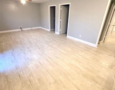 5228 Cherry Avenue - Photo Thumbnail 5