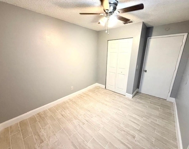 5228 Cherry Avenue - Photo Thumbnail 7