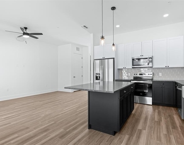 3814 Fern Hollow Place - Photo Thumbnail 3