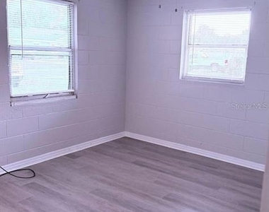 2305 Sw 2nd Street - Photo Thumbnail 6