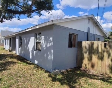 2305 Sw 2nd Street - Photo Thumbnail 14