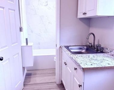 2305 Sw 2nd Street - Photo Thumbnail 11
