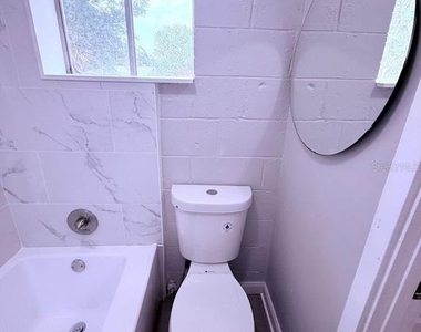 2305 Sw 2nd Street - Photo Thumbnail 10