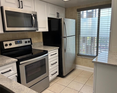 121 Island Way - Photo Thumbnail 10