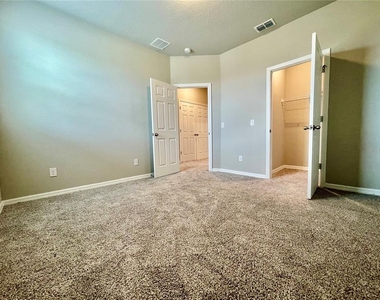 934 Legacy Winds Way - Photo Thumbnail 22