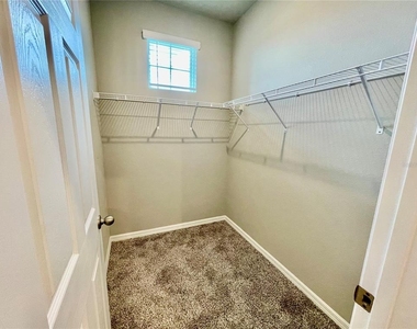 934 Legacy Winds Way - Photo Thumbnail 12