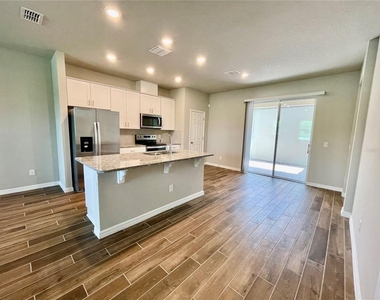 934 Legacy Winds Way - Photo Thumbnail 4
