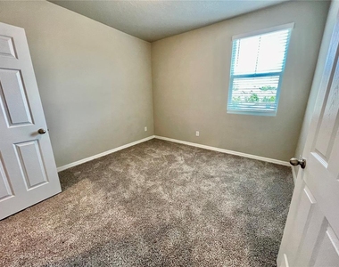 934 Legacy Winds Way - Photo Thumbnail 18